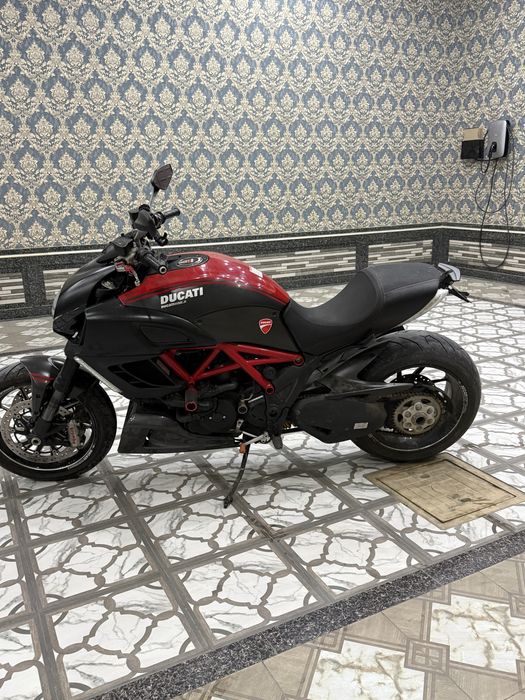 ducati diavel 2013 Carbon xolat idyal 100%