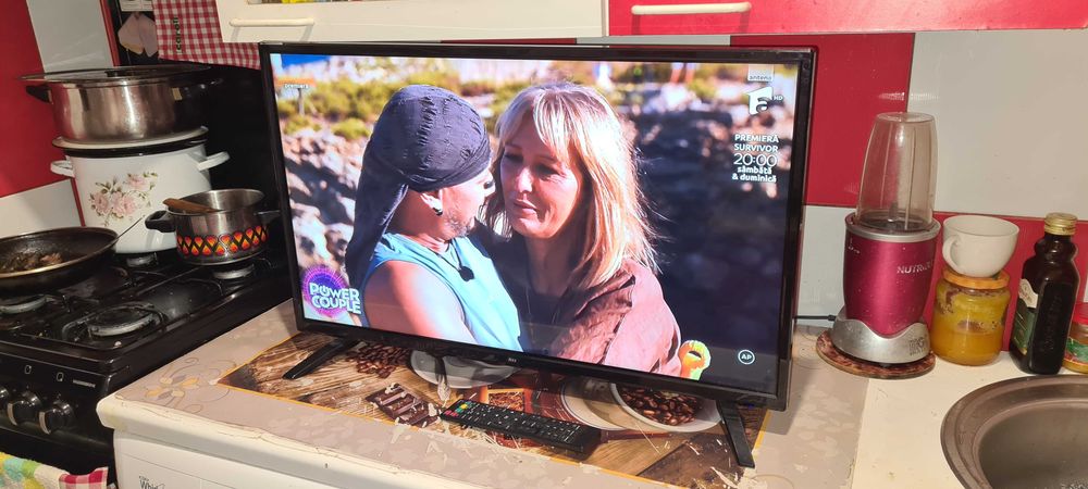 TV LED 81 cm = 250 lei