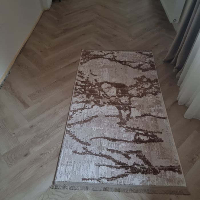 Vand covor in stare foarte buna