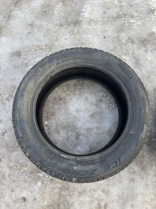 Pirelli Ice Zero 235/55 R20 102T без шипов