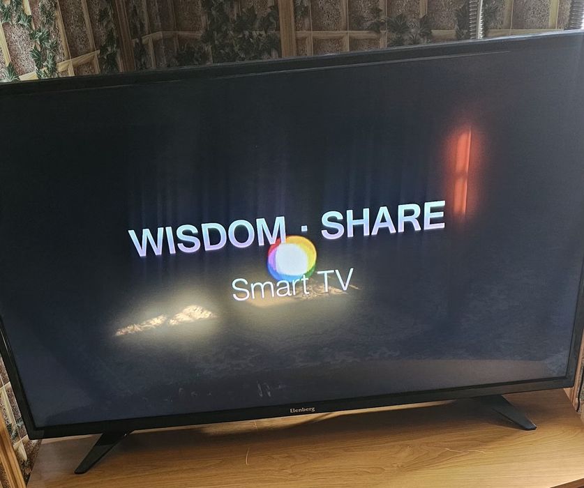 Продам Смарт тв 40дюймов