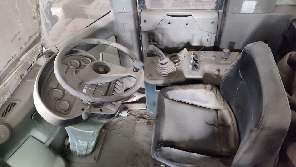 Продам фронтальный погрузчик