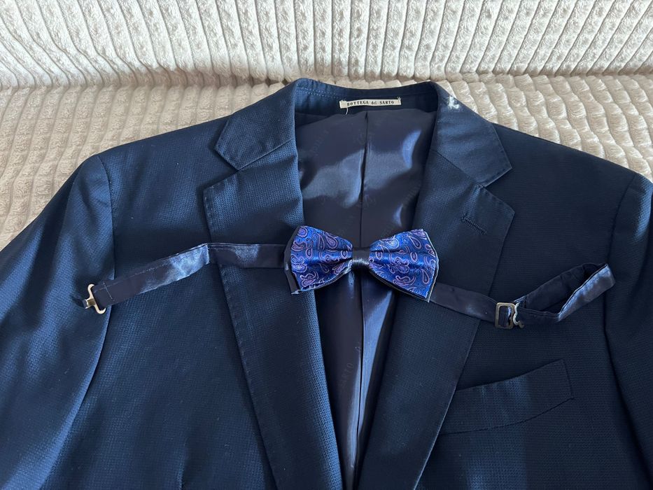 Тъмносин официален костюм