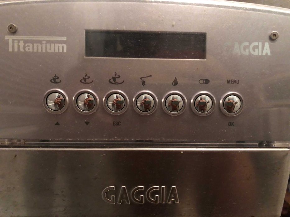 продавам кафе машина автомат гаджиа