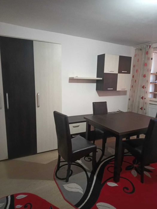 Inchiriez garsoniera