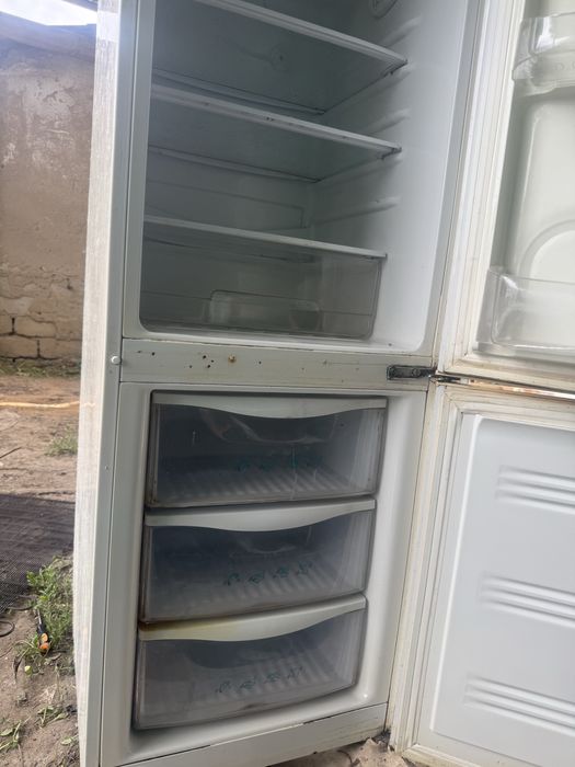 Продам холодильник Samsung
