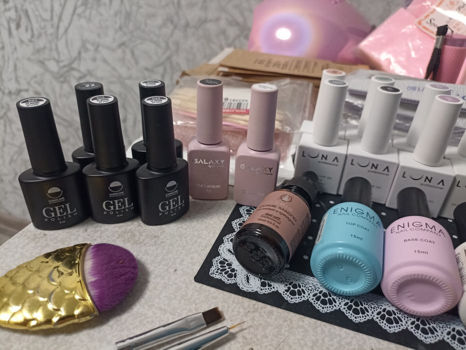 Для маникюра  срочно продам