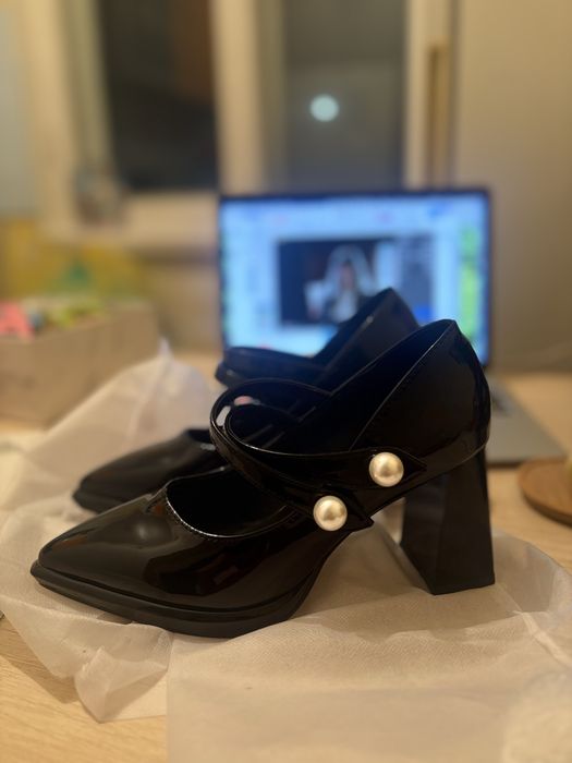 Продам туфли черные