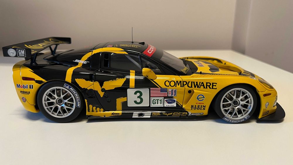 Macheta AUTOart 1/18 Chevrolet Corvette C6R ALMS 2007
