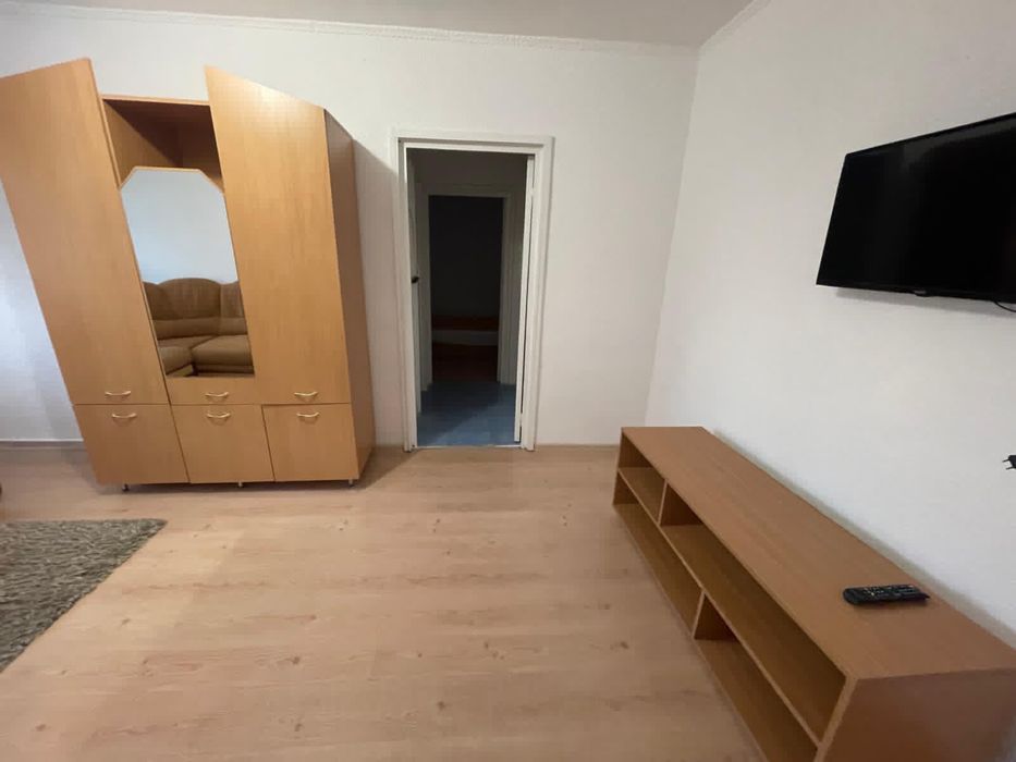 Proprietar inchiriez apartament 2 camere semidecomandate