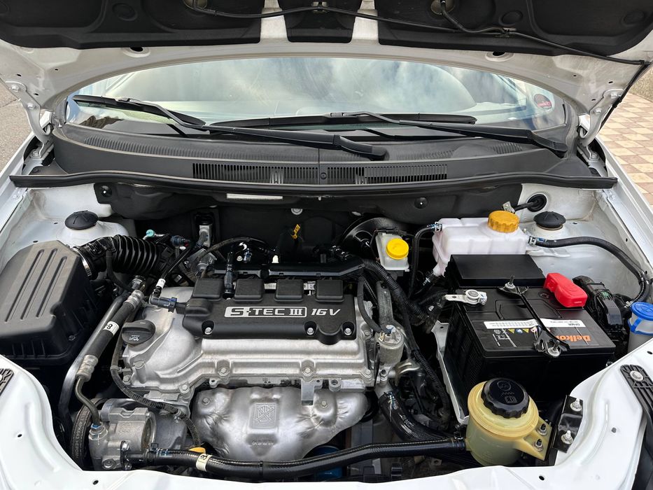 Nexia 3 sotiladi 2019 yil 70000 km