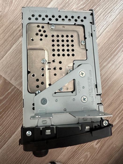 Продам штатную автомагнитолу