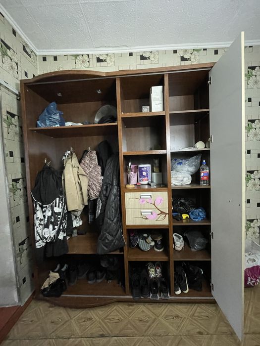 СРОЧНО продам стенку в прихожую !