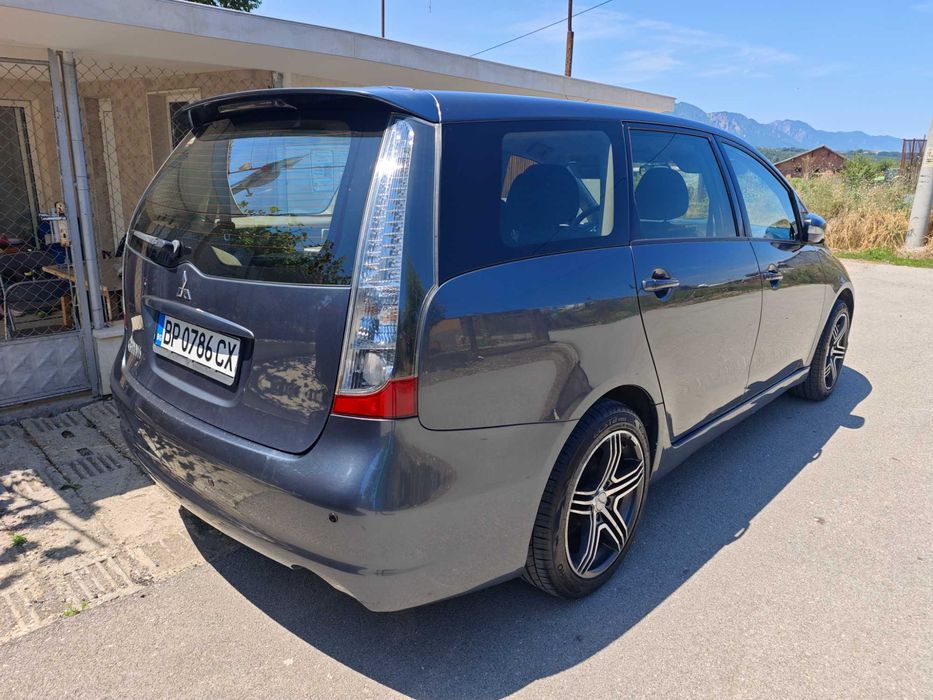 Mitsubishi Grandis 2.4 MIVEC 2007 ГАЗ 7 места