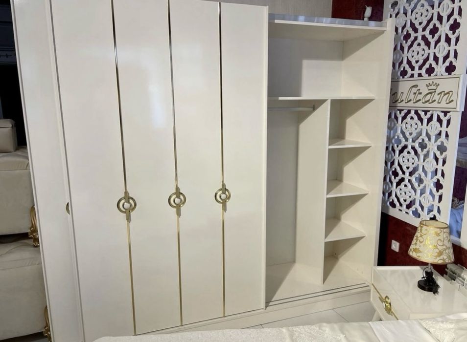 Спальный гарнитур