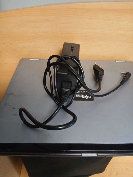 Laptop  fugitsu siemens lifebook
