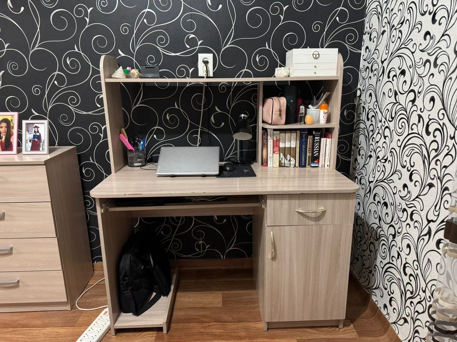 Продается компьютерный стол