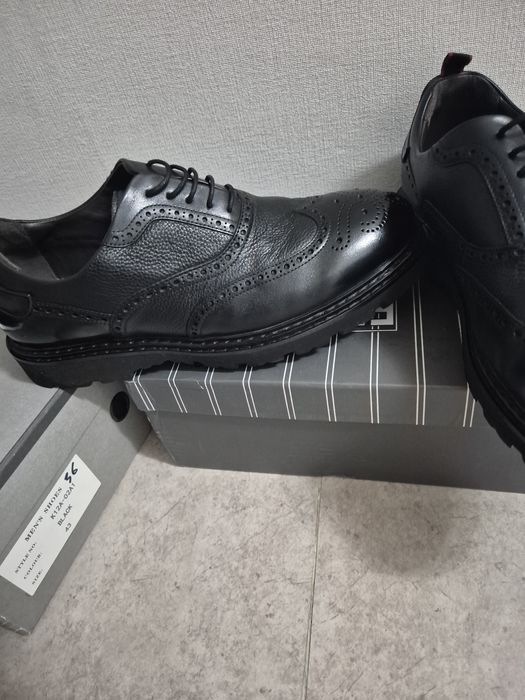 Продаю обувь новые