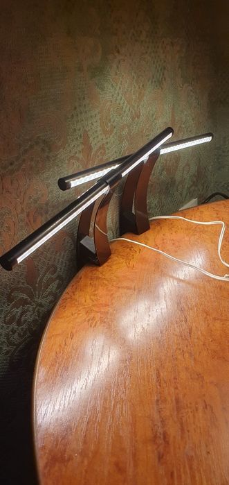 Настольная лампа,светильник диодовая