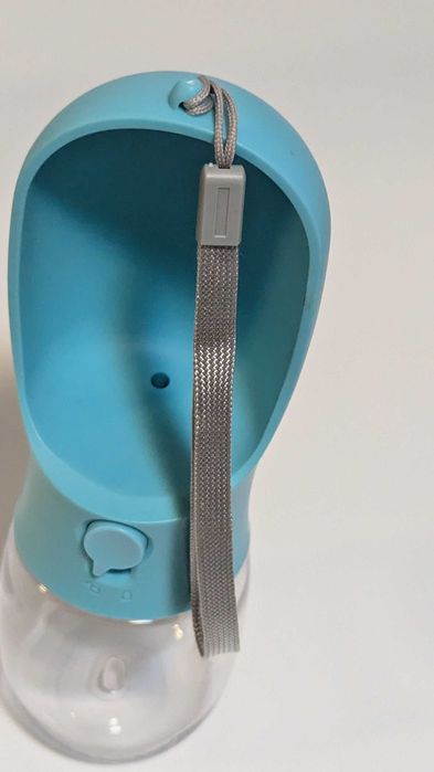 Sticlă portabilă pentru hidratare căței