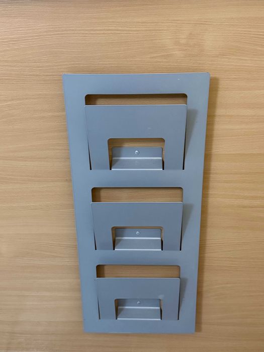 Ъглова кухна с барплод и ТВ щкаф