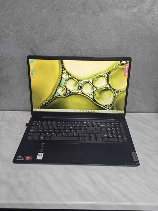 Laptop Lenovo  AMD Ryzen 5 5500U 15.6"  BMG Amanet 95716