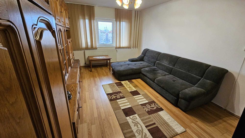 Proprietar inchiriez apartament 3 camere complex