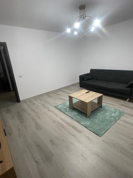 Inchiriez apartament Sân Petru