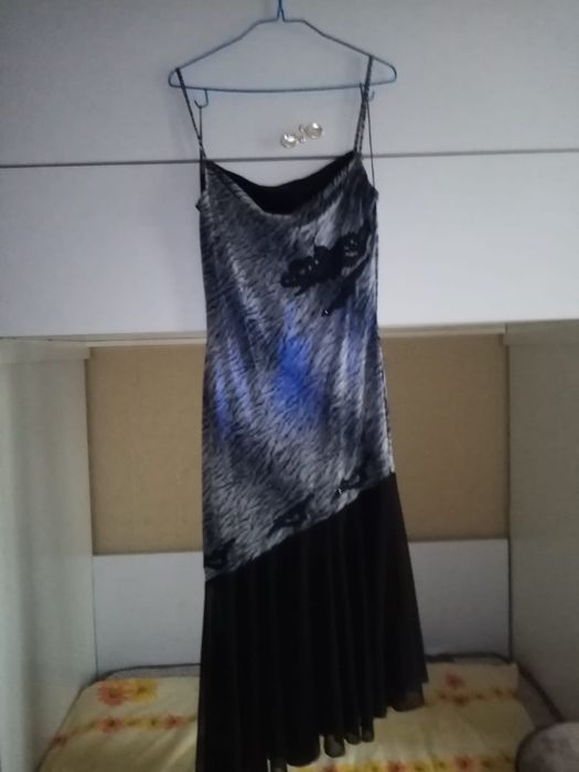 Продам женские платья