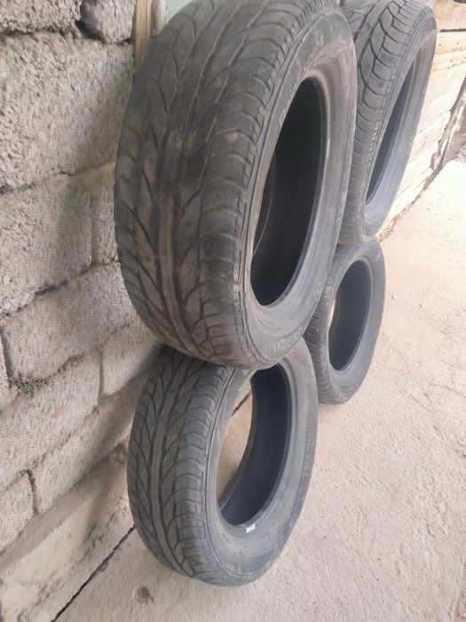 Шина. Балон 215/60/16 б/у состояние нормально