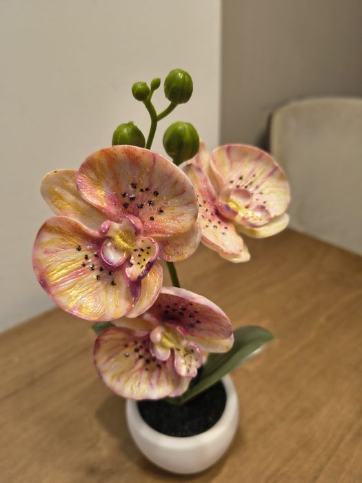 Аранжировки от ароматни сапунени цветя