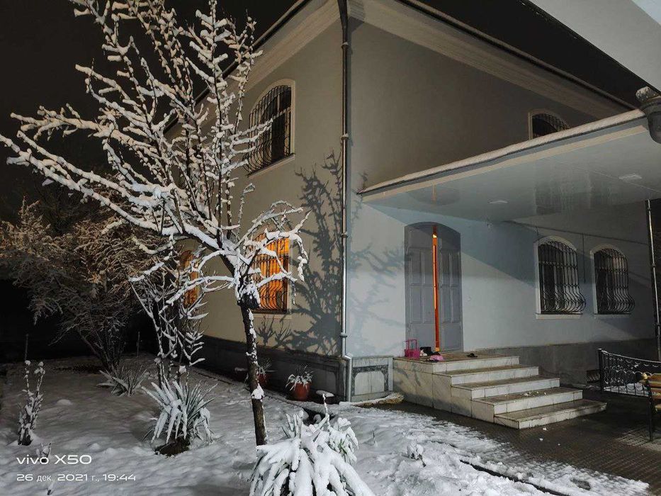 3 х этажный добротный дом 8, 9 соток