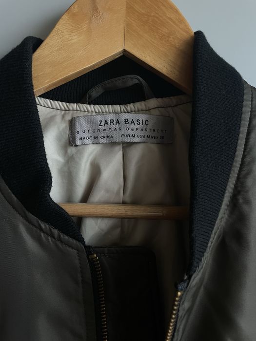 Бомбър късо яке на Zara