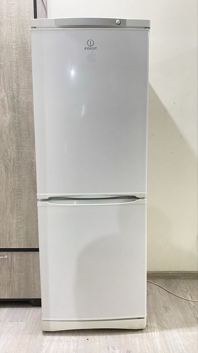 Indesit holadilnik sotiladi