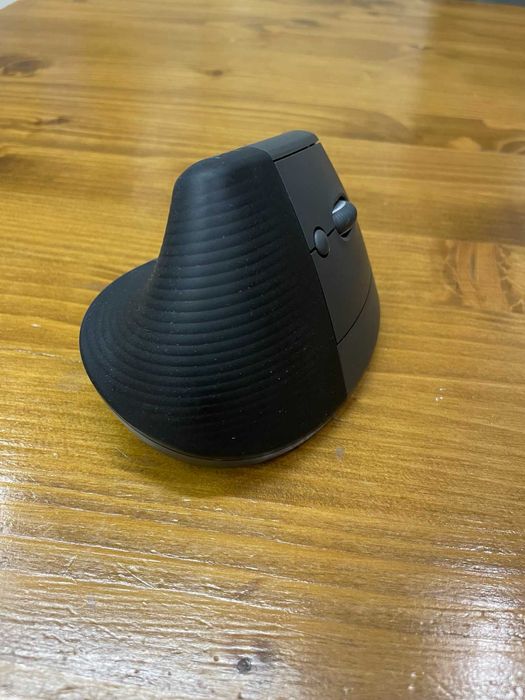 Мишка Logitech - Lift Vertical Black wireless/USB