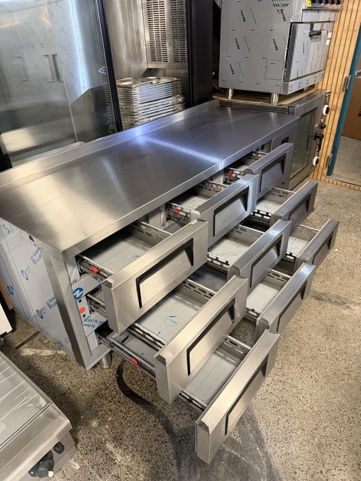 Хладилна маса  с 6 чекмеджета