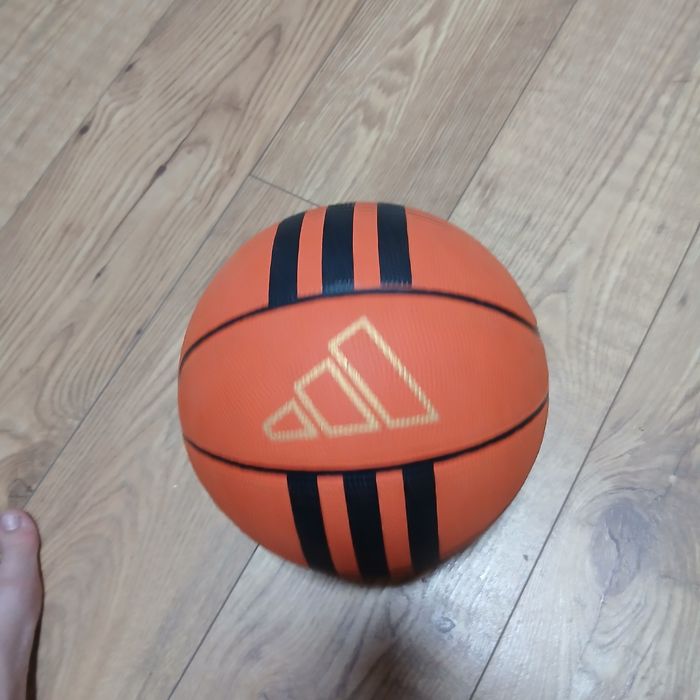 Minge adidas de baschet