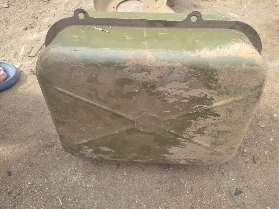 Продам топливный бак