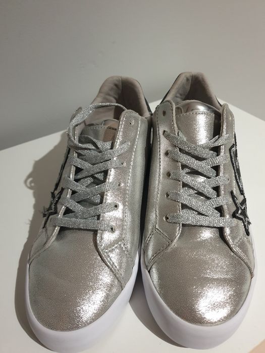 Обувки Guess оригинални сребърни и черни