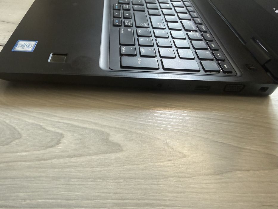 Dell Latitude 5580-i7 7820HQ/16гб/512гб ssd м.2/Nvidia 940MX/Подсветка
