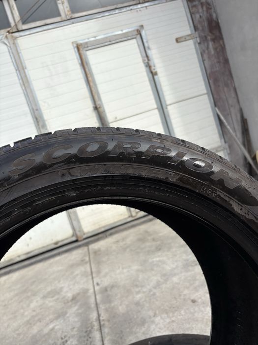 295 40 R20 Pirelli