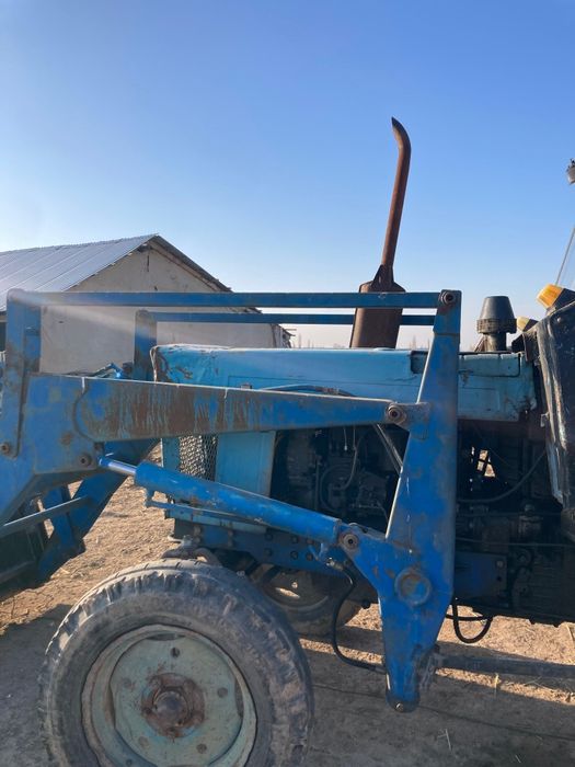 Срочно продам трактор