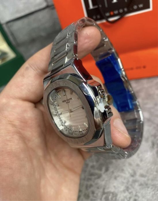 Наручные часы Patek Philippe Nautilus 5711