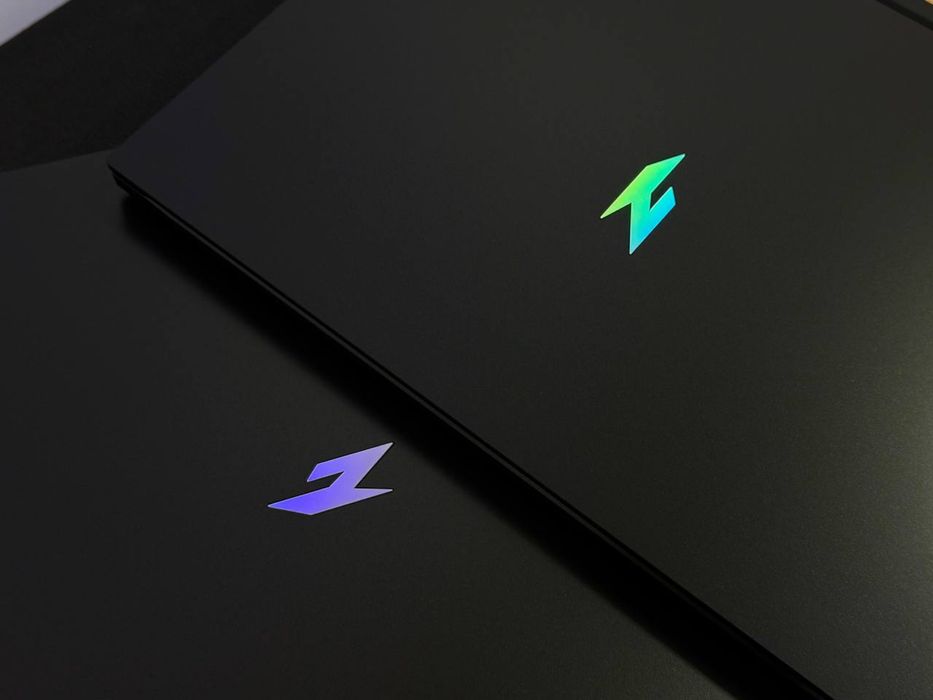 ACER NITRO V6 AI 180hz 15-Avlod RTX5050 gaming notebook