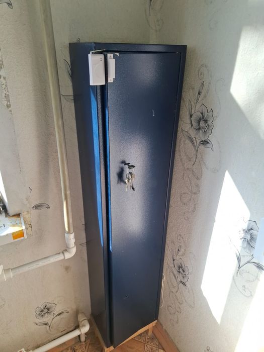 Продам сейф срочно