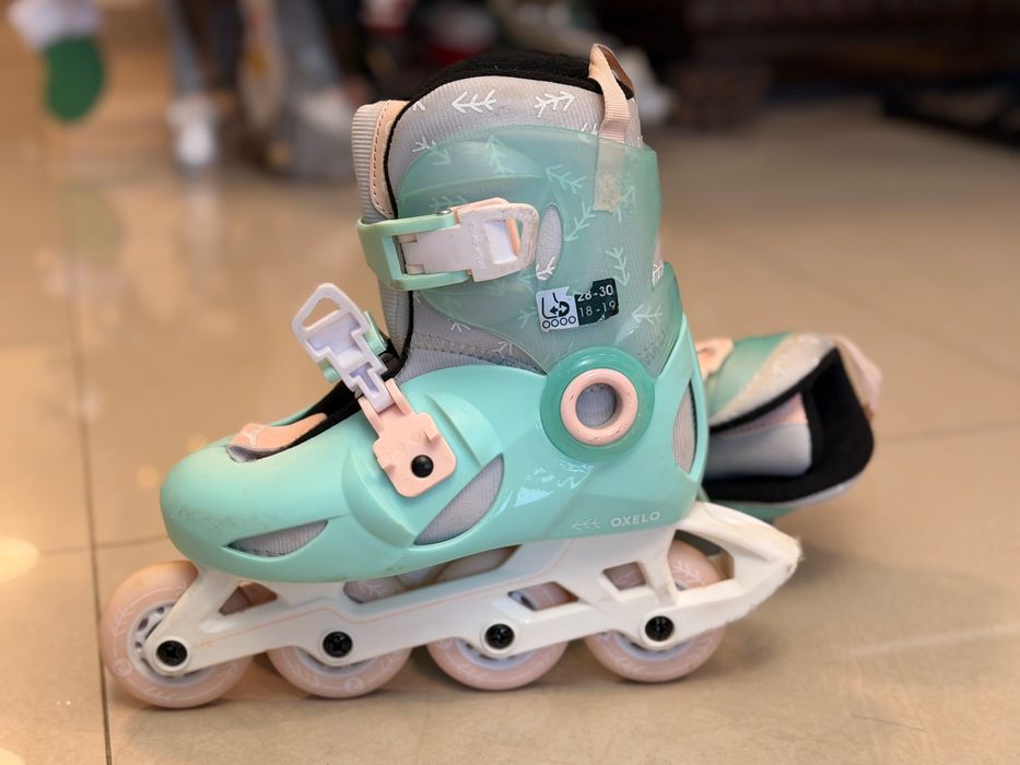 Role copii PLAY5 verde deschis, mărimea 28–30 + protecții