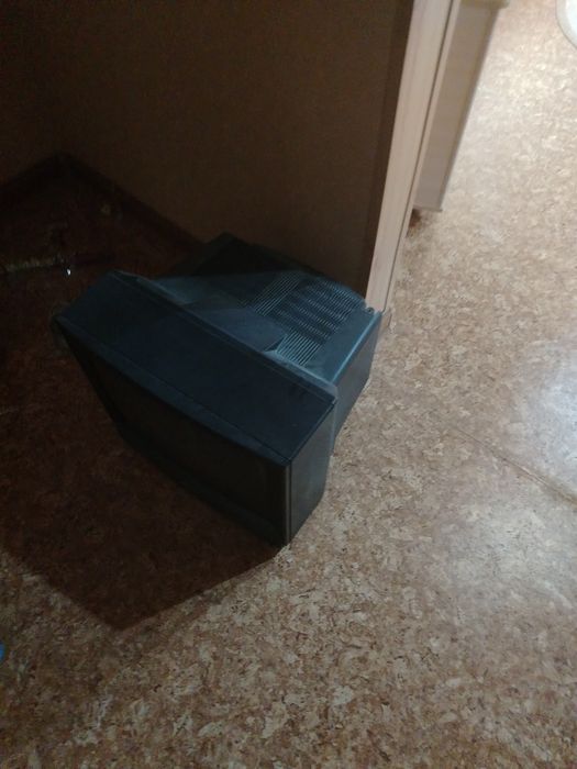 Телевизор старый