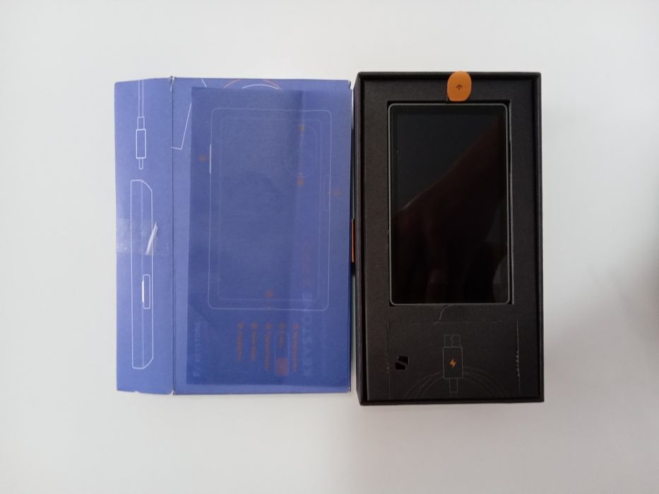 Хардуерен портфейл за криптовалута Keystone 3 Pro