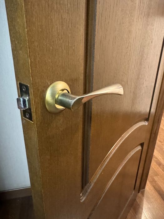 Межкомнатные двери. Срочно.