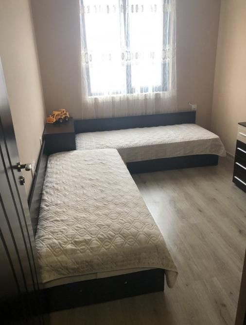 Дава се под наем Тристаен апартамент в Пловдив, Южен - 80 кв.м за 425 € - Снимка #3